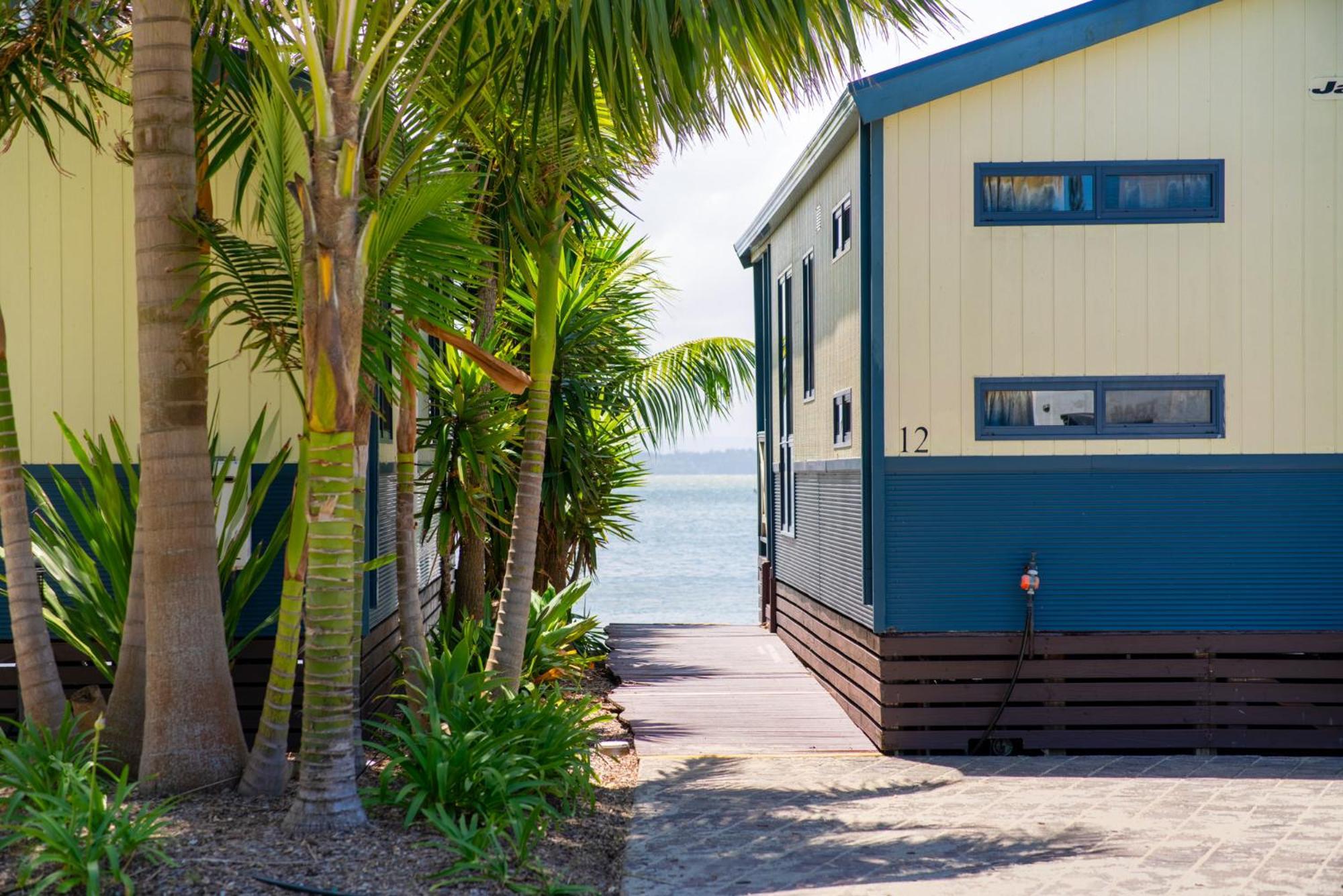 Two Shores Holiday Village Entrance Exteriér fotografie